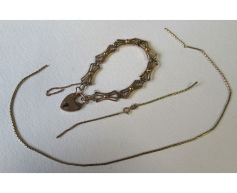 A 9ct gate link bracelet, with padlock clasp, 8.5g, together with a 9ct snake link necklace, (AF), weight 5.5g&nbsp;