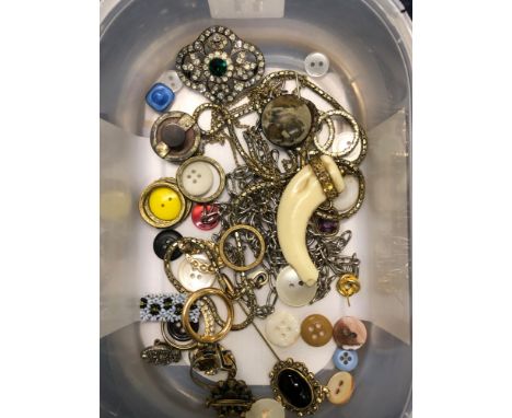 VINTAGE COSTUME JEWELLERY TO INCLUDE FULL ETERNITY RINGS, BROOCHES, EARRING ETC