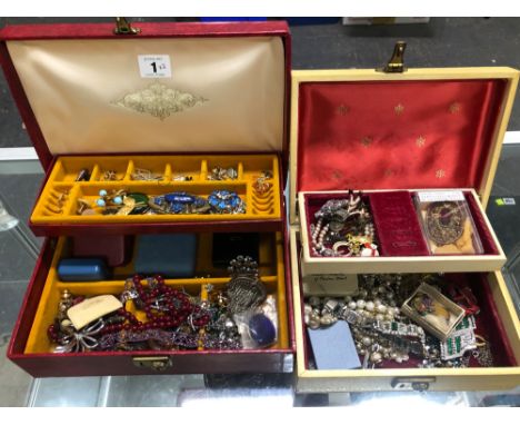 TWO VINTAGE JEWELLERY BOXES AND CONTENTS TO INCLUDE COSTUME JEWELLERY, SILVER, ROLLED GOLD,PIECES ETC 