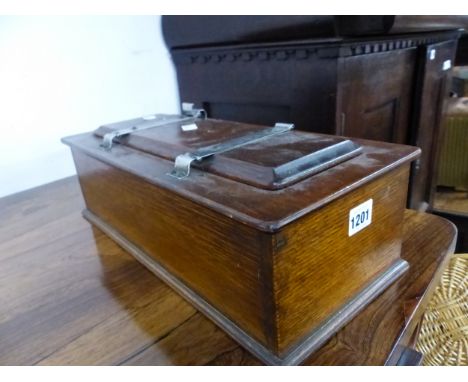 A VINTAGE OAK TIE PRESS