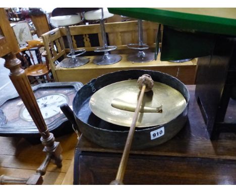 A VINTAGE GONG AND MALLET 