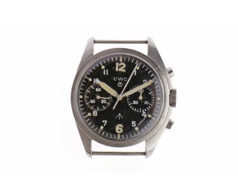 GENTLEMAN'S CWC MILITARY ISSUE STAINLESS STEEL MANUAL WIND WRIST WATCHthe round black dial with Arabic numerals and dot hour 