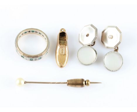 A collection of jewellery to include a pair of mother of pearl cufflinks (A/F), a hallmarked 9ct gold paste full eternity rin