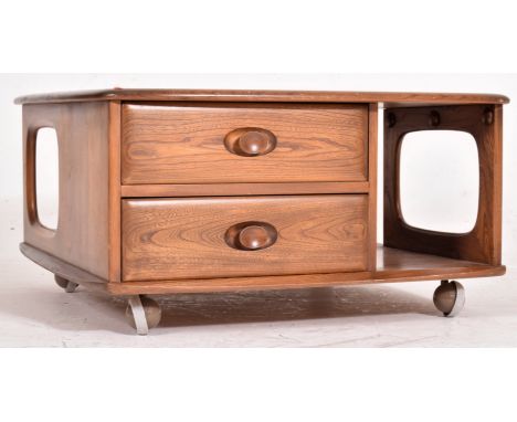 Lucian Ercolani - Ercol - Pandora - A retro vintage 1970s solid elm coffee table / occasional table. The side table of square