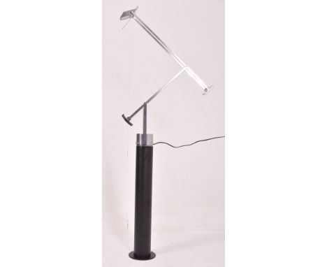 Richard Sapper (1932-2015) for Artemide, Milano - Model Tizio - A postmodern Italian black metal counterbalance desk / floor 