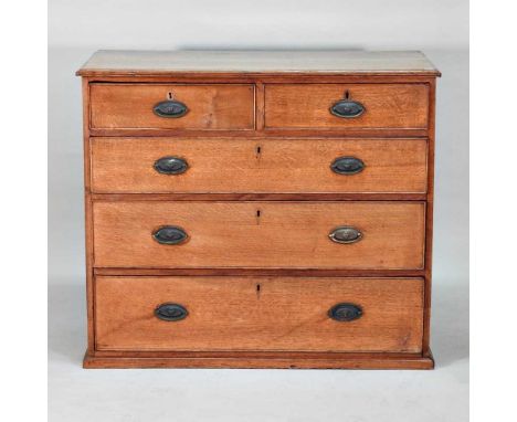 A George III light oak chest of drawers104w x 52d x 89h cm