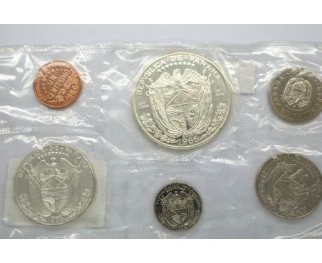 1966 Panama coin set. P&amp;P Group 1 (£14+VAT for the first lot and £1+VAT for subsequent lots) 