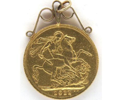 1911 full sovereign of George V, with soldered pendant mount. P&amp;P Group 1 (£14+VAT for the first lot and £1+VAT for subse