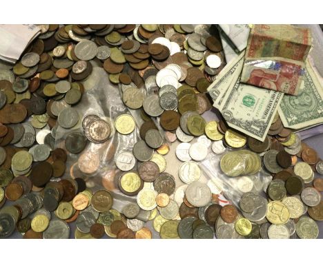Large quantity of mixed world coins and banknotes. P&amp;P Group 1 (£14+VAT for the first lot and £1+VAT for subsequent lots)