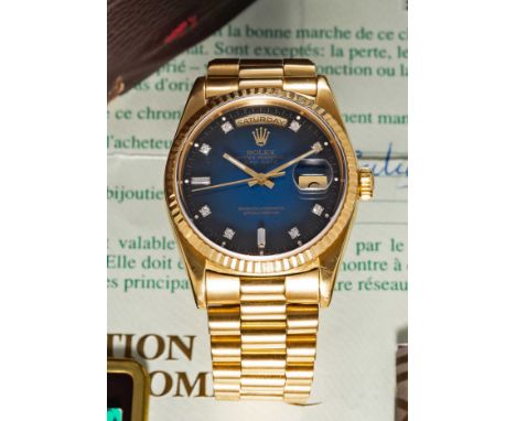 A RARE GENTLEMAN'S 18K SOLID YELLOW GOLD ROLEX OYSTER PERPETUAL DAY DATE PRESIDENT BRACELET WATCHDATED 1998, REF. 18238 WITH 