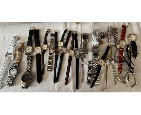 A large quantity of vintage ladies and gentlemen’s wristwatches to include Stylus, Rotary, Reflex etc. 