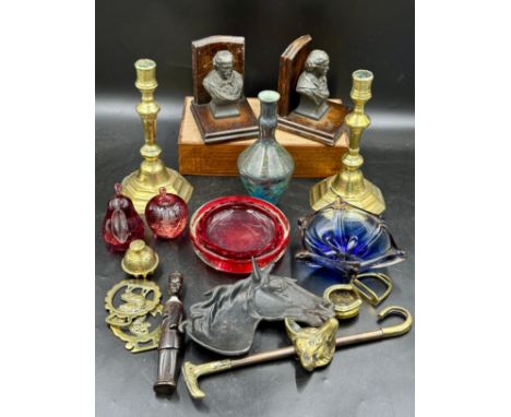 A miscellany of glassware and brass/metal to include Shakespeare oak bookends, 2 x T.V.G. paperweights, mid century glass sha