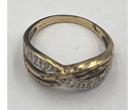 A 9 carat gold ring. Size P. Weight 2.6gm. 