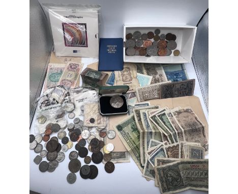 Various world coins and bank notes to include Belgium, Dutch, Portuguese, Turkish and various other coins, Notes include reic