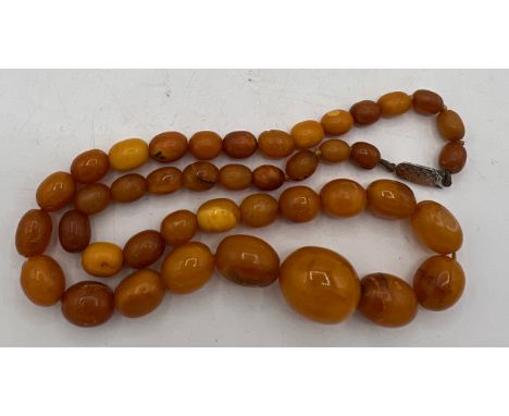 Butter scotch amber bead necklace, length 48cm, weight 24gm. 