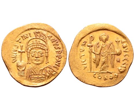 Justinian I AV Solidus. Constantinople, AD 527-565. D N IVSTINIANVS P P AVG, pearl-diademed, helmeted and cuirassed bust faci