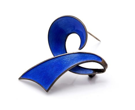 Ivar T Holth - a Norwegian silver and blue enamel ribbon brooch, stamped 925S H, Sterling, Norway, approx 3.5cm x 4.5cm, tota