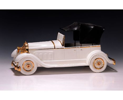 Keramikskulptur eines Oldtimers 'Packard Phaeton 1929', 2.H.20.Jh.,  goldstaffiert, am Boden bez. und nr. HRT 544, schwarzes 
