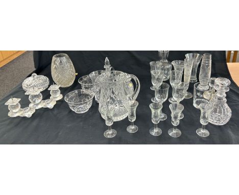 Large selection of vintage and later glassware 