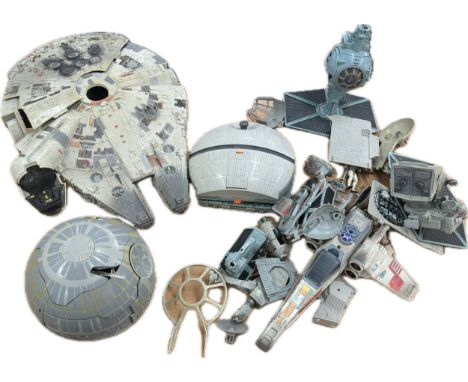Large selection of vintage 1995 star wars toys and models includes Milenium Falcon etc 