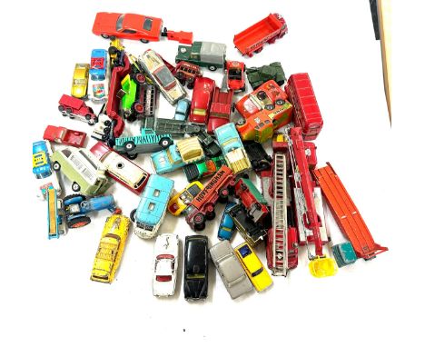 Selection of assorted vintage die cast cars to include Corgi toys 