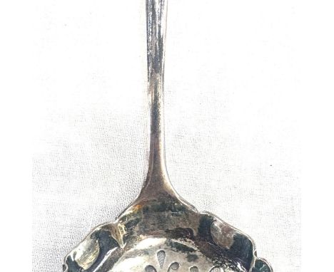 Vintage silver tea strainer, total weight 41 grams