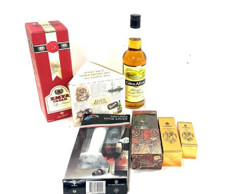 Selection of alcohol to include Glen Scotch Whisky etc 