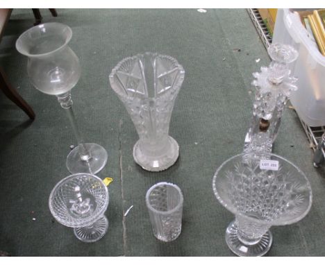 A SMALL SELECTION OF DOMESTIC GLASSWARE VARIOUS, drop lustre candlestick, vases, etc 