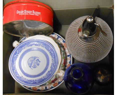 A box containing a selection of ceramic and other collectable items including Wedgwood Van Hoorne pattern plates, vintage sod