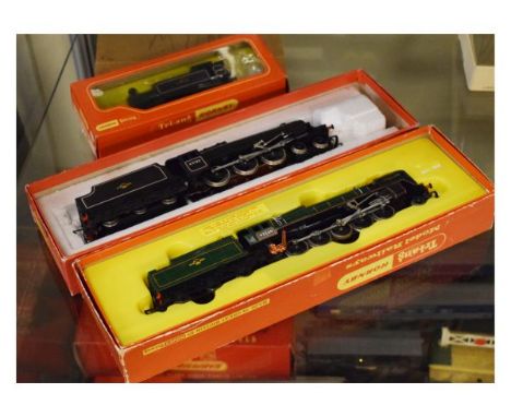 Model Railway - Triang/Hornby OO gauge - Evening Star 2-10-0 locomotive and tender, together with B.R. 4-6-0 locomotive 'Blac