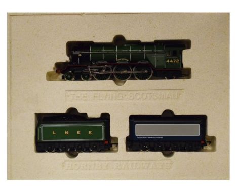 Model Railway - Hornby OO gauge - Limited edition 'Flying Scotsman' with tender and secondary tender, No.3932/5000, with cert