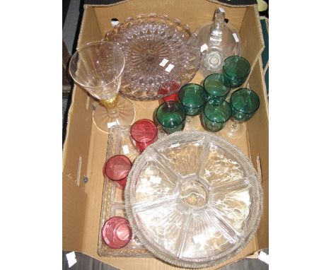 Box of assorted glassware various, to include; cake stand, large wine glass, cranberry glasses and other coloured glass vesse