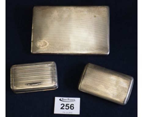 Engine turned silver cigarette case, Georgian silver engine turned snuff box and a continental silver reeded finish shaped sn
