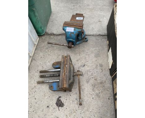 A BENCH VICE AND A WOOD VICE TO INCLUDE A WHITMORE 