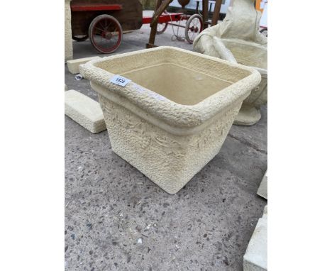 AN AS NEW EX DISPLAY CONCRETE SMALL SQUARE SHIRAZ PLANTER *PLEASE NOTE VAT TO BE PAID ON THIS ITEM* 