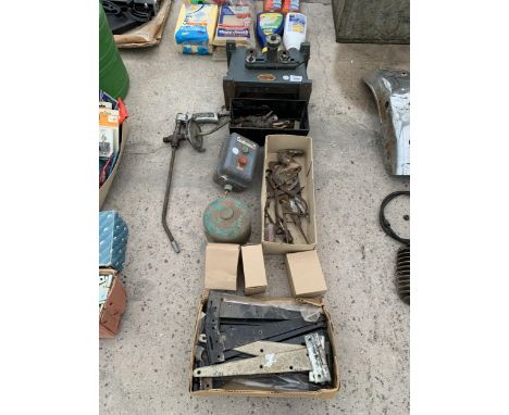 AN ASSORTMENT OF ITEMS TO INCLUDE GATE HINGES, CALIPERS ANDCOMPRESSOR FITTINGS ETC 