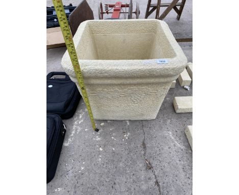 AN AS NEW EX DISPLAY CONCRETE LARGE SQUARE SHIRAZ PLANTER *PLEASE NOTE VAT TO BE PAID ON THIS ITEM* 