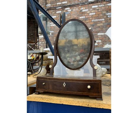 A VINTAGE MAHOGANY DRESSING MIRROR WITH DRAWER 