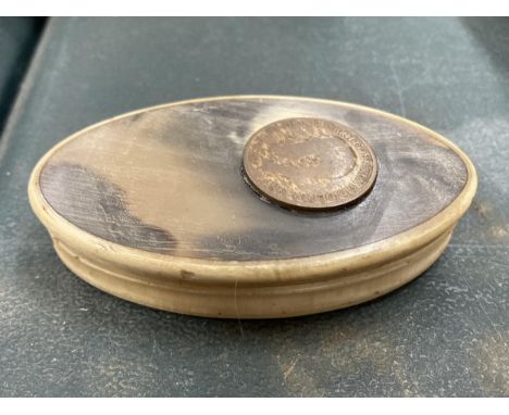 AN OVAL BONE LIDDED TRINKET BOX 