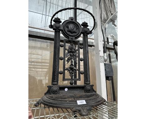 A VINTAGE CAST IRON STICK STAND (H:65CM) 