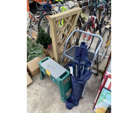 AN ASSORTMENT OF ITEMS TO INCLUDE A SMALL STEP LADDER, TWO PIECES OF TRELIS AND A CAMPING CHAIR ETC 