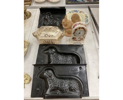 A MIXED LOT TO INCLUDE A CAST OF A SHEEP AND A RABBIT, A SYLVAC STYLE SQUIRREL, MASON'S MANTLE CLOCK AND CERAMICS 