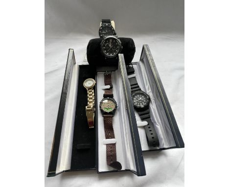 FIVE VARIOUS WRIST WATCHES TO INCLUDE CASIO AND TIMEX 