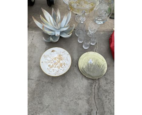 AN ASSORTMENT OF ITEMS TO INCLUDE A CERAMIC BOWL, CUT GLASS DECANTOR nd tumblers etc 