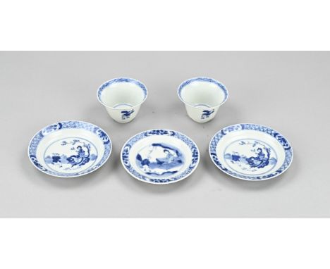 Lot Chinese porcelain cup + saucers. Consisting of: three saucers, one of which has glued edge damage, rest good. Two cups. G