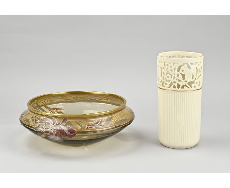 Beautiful, German, marked Hutschenreuther Germany 1814 (Leonard) glass bowl with orchid/gold decor. Dimensions: H 8 x Ø 26 cm