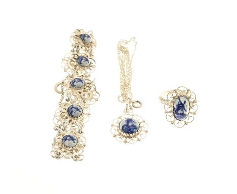 Lot of silver jewelry, 835/000, with a ring, a bracelet and a necklace with pendant, all decorated with a porcelain element w