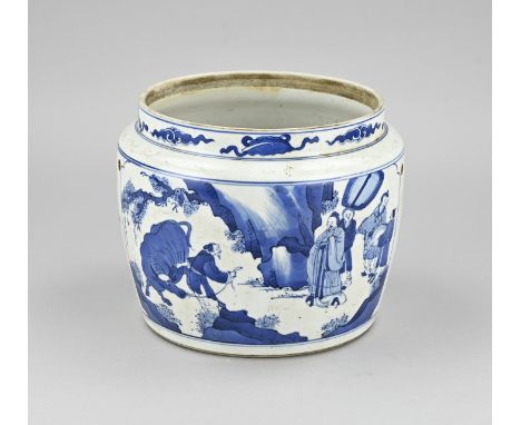 Chinese porcelain pot with figures in coulisse decoration. With double bottom ring. Dimensions: H 17.3 x Ø 21.5 cm. In good c