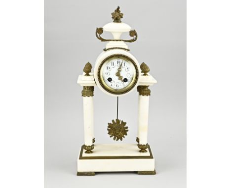 Antique Carrara marble French mantel clock/portal clock in Louis Seize style. Circa 1900. With bronze decorations. Eight-day 