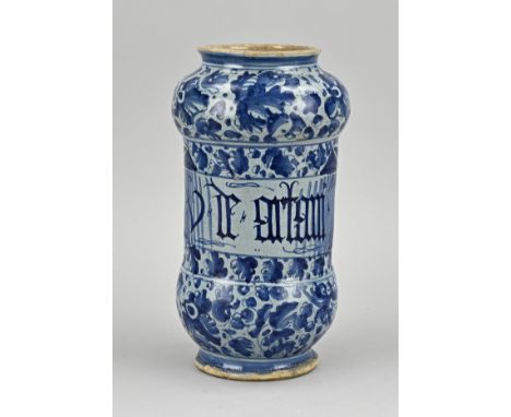 Antique Italian faience Albarello with renaissance floral decoration. Dimensions: H 24.3 cm. In good condition.
